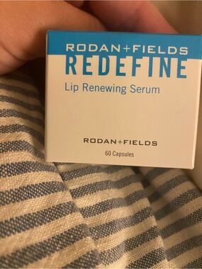 Rodan + Fields REDEFINE Lip Renewing Serum - White & Blue Packaging